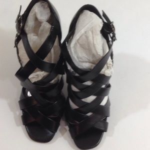 Delicious strappy sandals